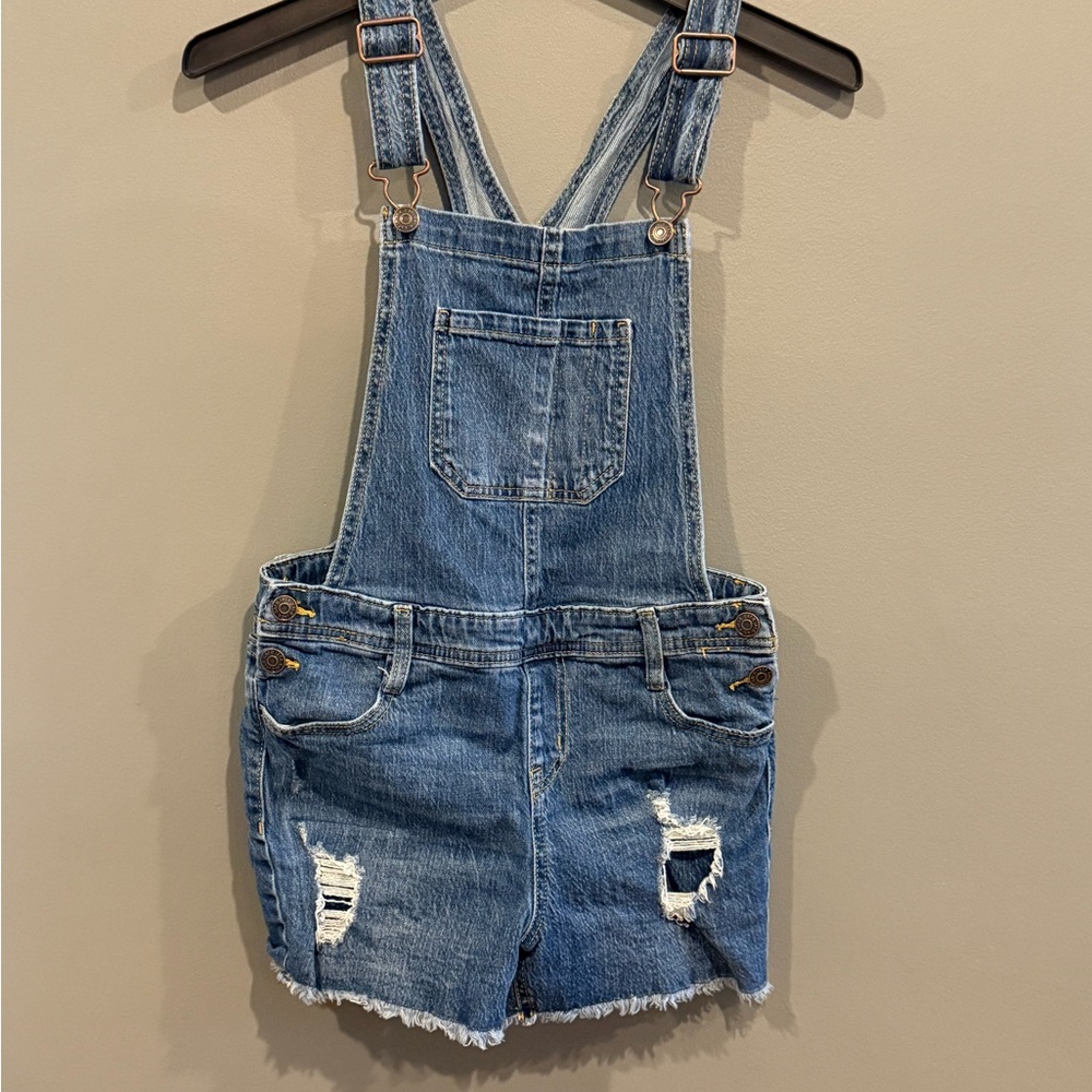 *GENTLY WORN* Girls' Cat & Jack Size L (10/12) Denim Shortalls - Distressed Wash